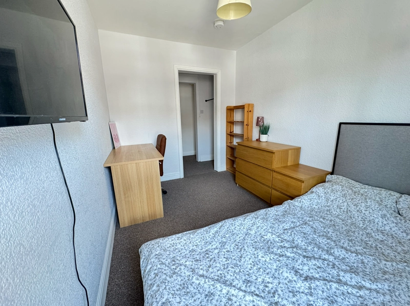 SPARE ROOM in a 4bed student house - Thumbnail 16